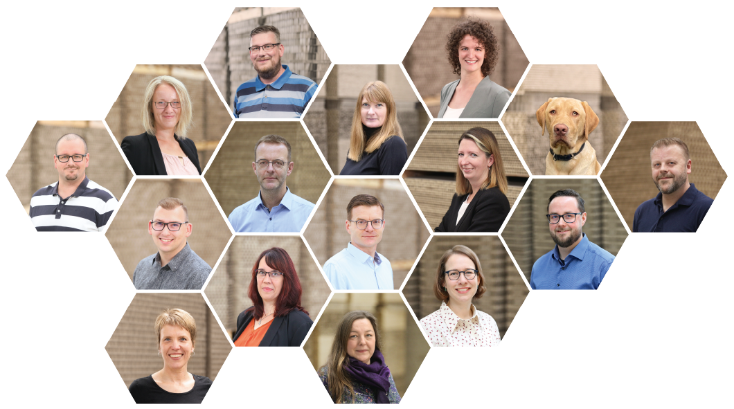Teamfoto von Yamaton Paper – engagierte Mitarbeitende für innovative Verpackungslösungen aus Papierwabenplatten