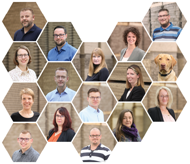 Teamfoto von Yamaton Paper – engagierte Mitarbeitende für innovative Verpackungslösungen aus Papierwabenplatten