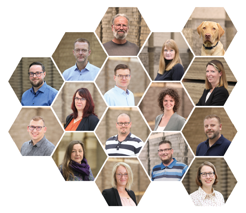 Teamfoto von Yamaton Paper – engagierte Mitarbeitende für innovative Verpackungslösungen aus Papierwabenplatten
